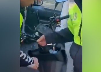 İzmir’de polis kuryeyi öldürmekle tehdit etti