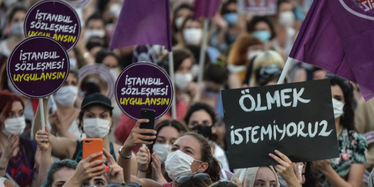 Kadın Cinayetlerini Durduracağız Platformu’na kapatma davası: Kadınlar susturulamaz