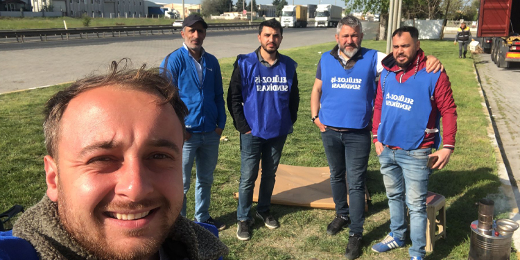 Lila Kağıt’da işçileri 118 gündür direniyor Lila Kağıt’da işçileri 118 gündür direniyor