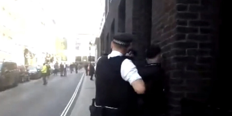 Mesrur Barzani Londra’da protestoyla karşılandı Mesrur Barzani Londra’da protestoyla karşılandı