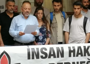 Öğrencilerin bursunun kesilmesine tepki