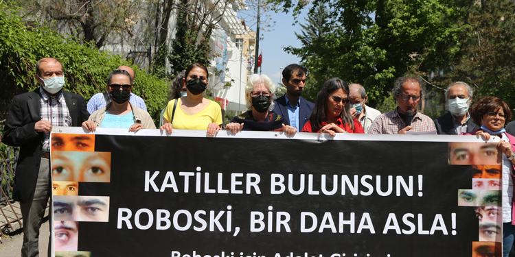 ”Roboski’ye adalet gelmeden Türkiye’ye adalet gelmeyecek” ”Roboski’ye adalet gelmeden Türkiye’ye adalet gelmeyecek”