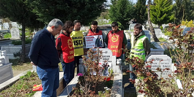 Sendika temsilcisi Oğuz mezarı başında anıldı Sendika temsilcisi Oğuz mezarı başında anıldı