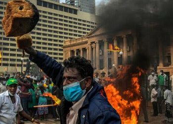 Sri Lanka’da isyan sürüyor