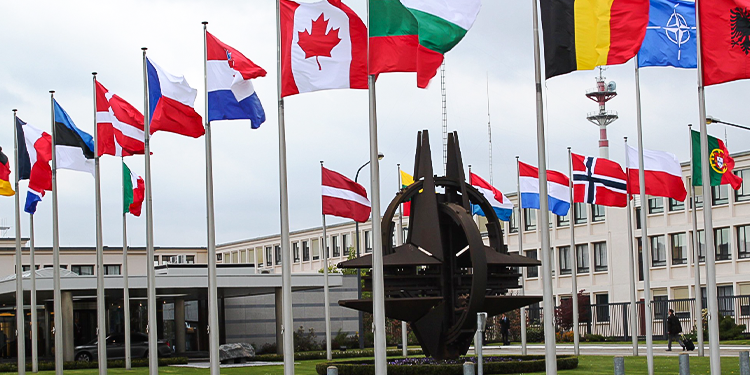 Batı medyası: ABD, Türkiye’yi Karadeniz’i NATO gemilerine açmaya ikna etmeli Batı medyası: ABD, Türkiye’yi Karadeniz’i NATO gemilerine açmaya ikna etmeli