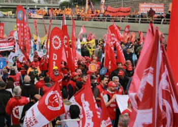 Onbinler Tandoğan’dan seslendi: Direne direne kazanacağız