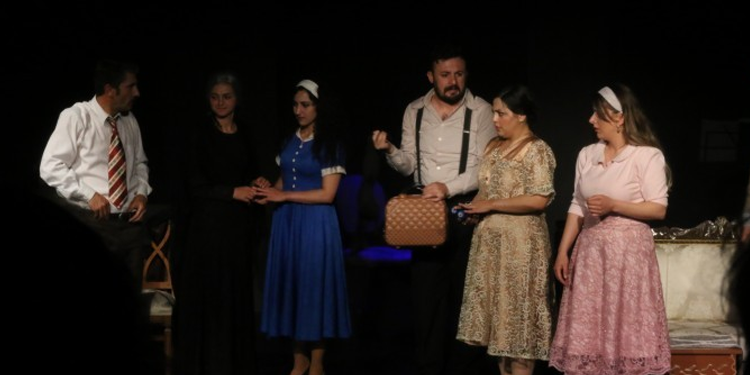 Oyunları iptal edilen Kürt oyuncular: Baş eğmeyeceğiz Oyunları iptal edilen Kürt oyuncular: Baş eğmeyeceğiz