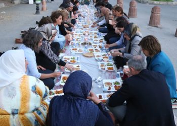 Şenyaşar ailesinden Adalet Sofrası paylaşımı