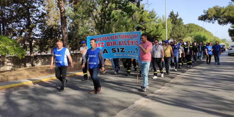 TÜPRAŞ’da işten çıkarmaya karşı eylem TÜPRAŞ’da işten çıkarmaya karşı eylem