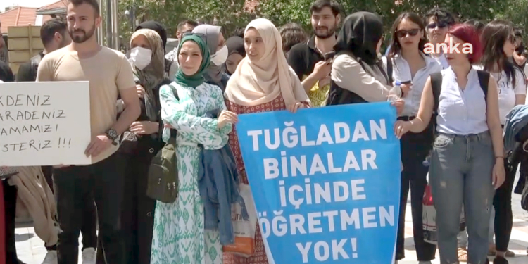 102 gündür atama bekleyen öğretmenler Ankara’da 102 gündür atama bekleyen öğretmenler Ankara’da