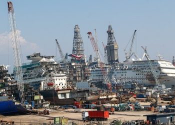 Aliağa’da işçiler kimyasala maruz kalıyor