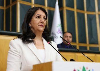 Buldan’dan Soylu’ya: Seni bakan olarak görmüyoruz