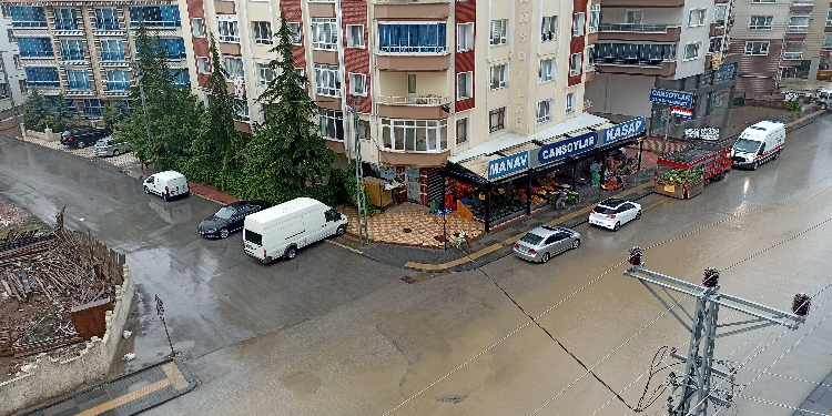 AFAD: Ankara’nın Akyurt ilçesinde sağanak yağış nedeniyle, sel ve su baskınları meydana geldi AFAD: Ankara’nın Akyurt ilçesinde sağanak yağış nedeniyle, sel ve su baskınları meydana geldi