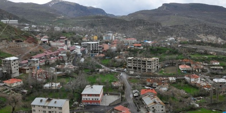 Çukurca’da çatışma: Sınır kapısı yolcu geçişlerine kapatıldı Çukurca’da çatışma: Sınır kapısı yolcu geçişlerine kapatıldı
