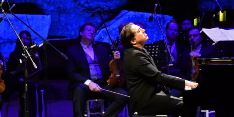 Fazıl Say: Türkiye’nin bu çok zor döneminde, sanat faaliyetleri devam etmeli Fazıl Say: Türkiye’nin bu çok zor döneminde, sanat faaliyetleri devam etmeli