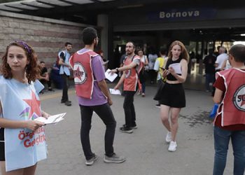 Gençlik örgütleri ulaşım zamlarını protesto etti