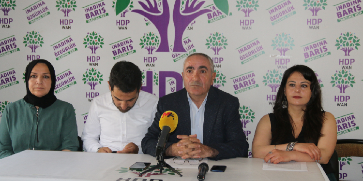 Mehmet Zeki Çelebi’nin cenazesine katılanlara soruşturma Mehmet Zeki Çelebi’nin cenazesine katılanlara soruşturma