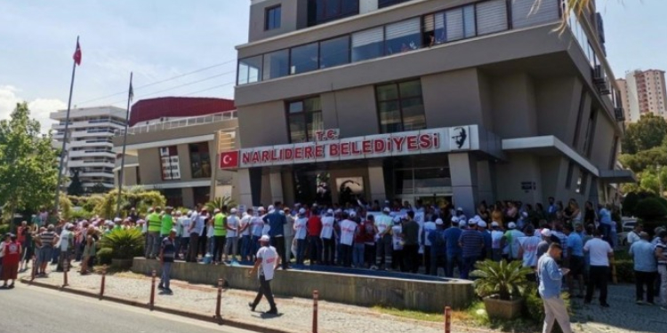 Narlıdere Belediyesi’ne grev kararı asıldı Narlıdere Belediyesi’ne grev kararı asıldı