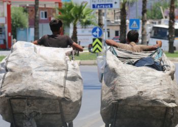 Okullar kapandı, atölyeler çocuk doldu