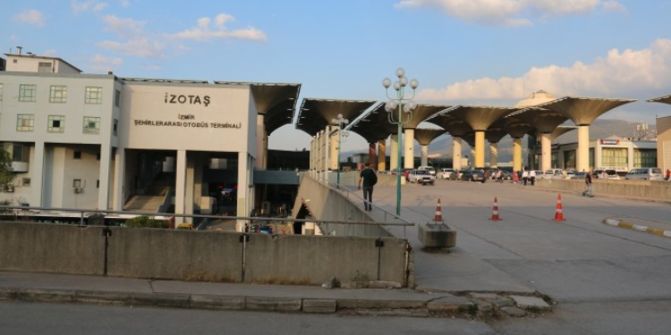 Otogarda bilet satan da alan da perişan Otogarda bilet satan da alan da perişan