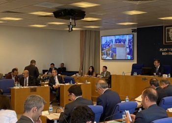 Sağlık çalışanlarının özlük haklarına yönelik teklif kabul edildi