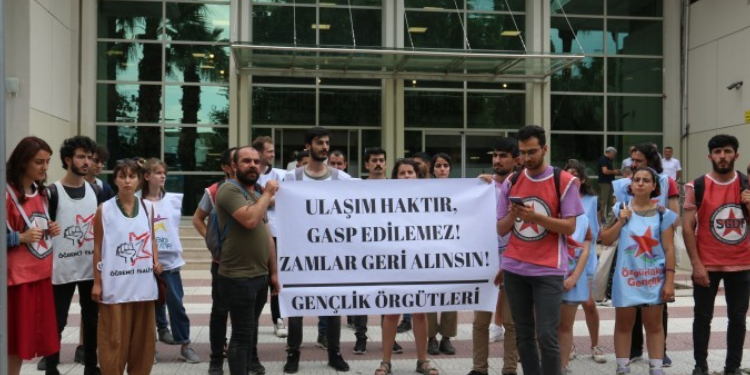 Ulaşım zamlarına karşı bin 170 imza toplandı Ulaşım zamlarına karşı bin 170 imza toplandı