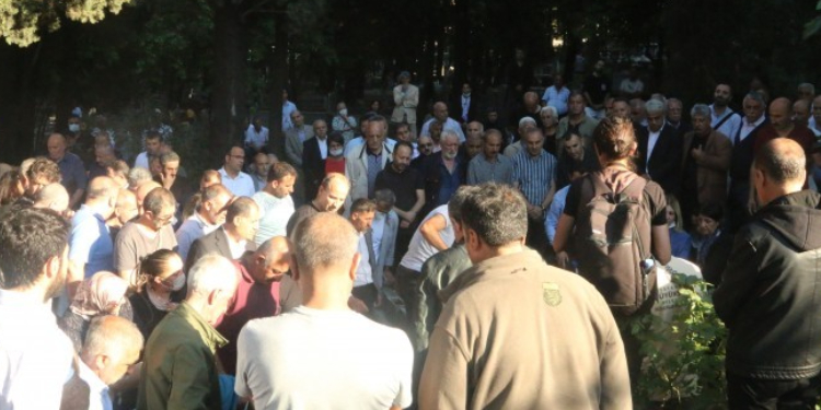Buldan’ın babası son yolculuğuna uğurlandı Buldan’ın babası son yolculuğuna uğurlandı