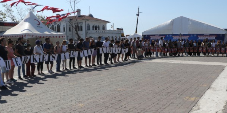 33 Düş Yolcusu için “Adalet Zinciri” 33 Düş Yolcusu için “Adalet Zinciri”