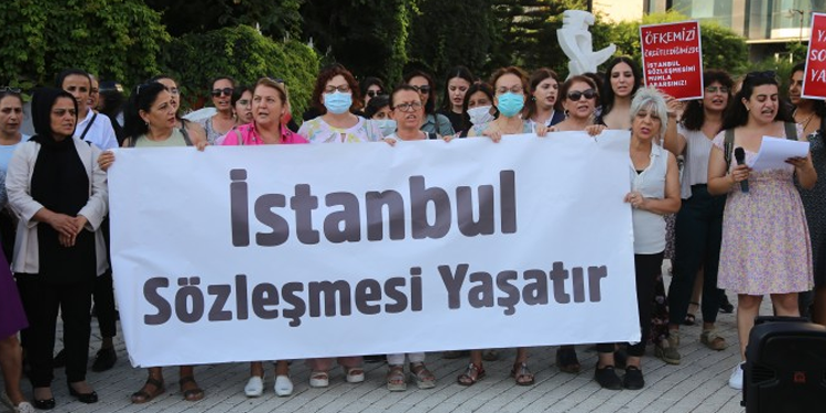 Danıştay kararına kadınların tepkisi dinmiyor Danıştay kararına kadınların tepkisi dinmiyor