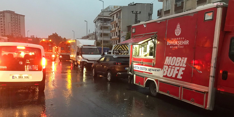 İBB’den yağış uyarısı: Sağanak yağışın bugün akşama kadar süreceği tahmin ediliyor İBB’den yağış uyarısı: Sağanak yağışın bugün akşama kadar süreceği tahmin ediliyor