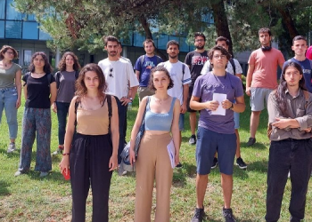 İTÜ öğrencileri, yemek ücretlerine yüzde 150 zammi protesto etti