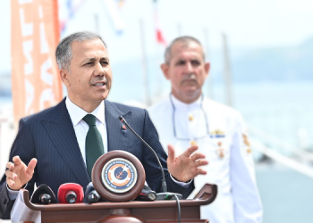 İstanbul Valisi: 128 daire, 12 iş yeri, 3 fabrika su baskınından etkilendi