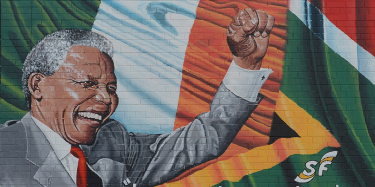 Nelson Mandela’ya hediye edilen dünya boks şampiyonası kemeri müze evinden çalındı Nelson Mandela’ya hediye edilen dünya boks şampiyonası kemeri müze evinden çalındı