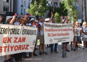 Emekliler TÜİK’i protesto etti
