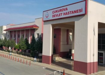 Adana’da 50 kişilik grup hastane bastı, sağlıkçılar hizmet durdurdu