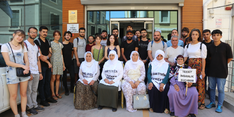 Adalet Nöbeti’nde Besra Erol’un durumuna dikkat çekildi Adalet Nöbeti’nde Besra Erol’un durumuna dikkat çekildi