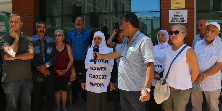 Adalet Nöbetinde Deniz Poyraz davasına dikkat çekildi Adalet Nöbetinde Deniz Poyraz davasına dikkat çekildi