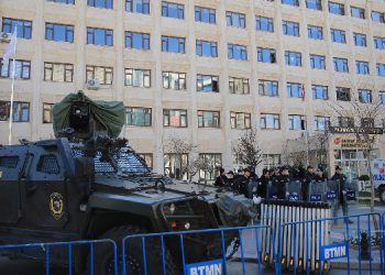 AKP’li Gürbüz’ün eşi kadroyu alıp önce müdür sonra kayyım yardımcısı oldu