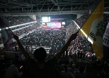 HDP kongresini on binlerin katılımıyla gerçekleştirdi