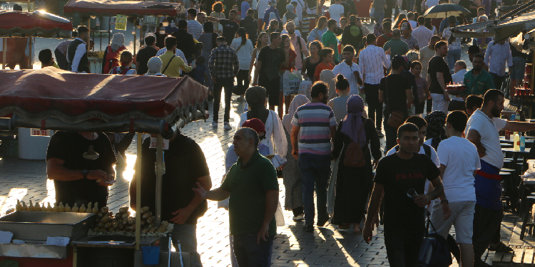 Asgari ücrete zam oranına tepki: Çözüm iktidar değişiminde Asgari ücrete zam oranına tepki: Çözüm iktidar değişiminde