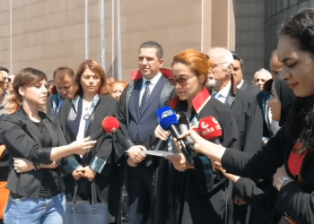 Avukatlardan şiddete isyan