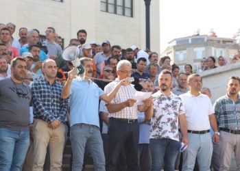 Belediye İş, AKP’li meclis üyelerini protesto etti
