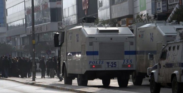 Bitlis’te toplantı ve gösteri yürüyüşleri 15 gün izne bağlandı Bitlis’te toplantı ve gösteri yürüyüşleri 15 gün izne bağlandı
