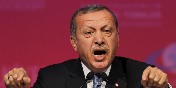 “Büyük şeytan” paylaşımına “ağır eleştiri”den beraat “Büyük şeytan” paylaşımına “ağır eleştiri”den beraat