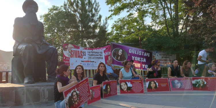 Dersim’de katledilen kadınlar için sessiz yürüyüş Dersim’de katledilen kadınlar için sessiz yürüyüş