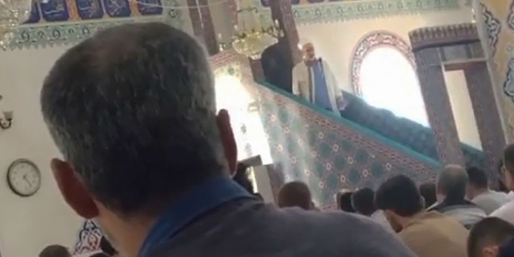 Konya’da doktorları hedef gösteren imam açığa alındı Konya’da doktorları hedef gösteren imam açığa alındı