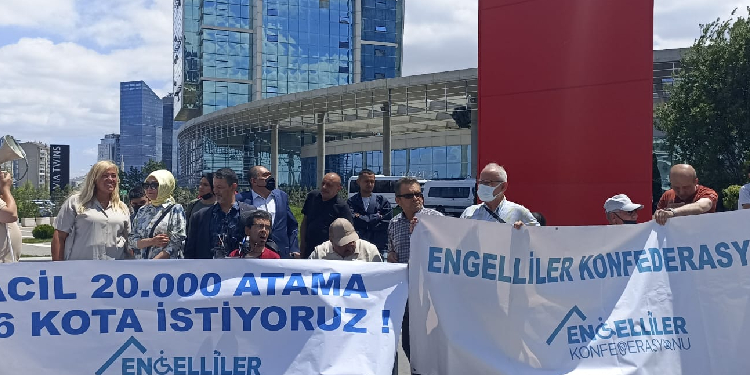 Engelliler bakanlık önünden atama istedi Engelliler bakanlık önünden atama istedi