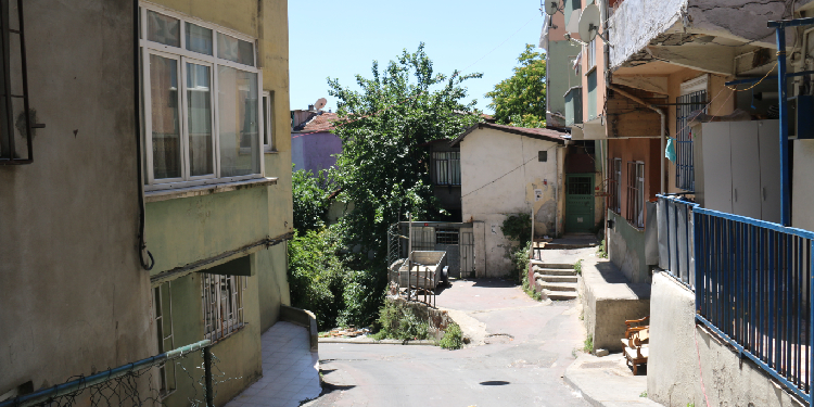 Fetihtepe Mahallesi 30 gündür elektriksiz ve susuz Fetihtepe Mahallesi 30 gündür elektriksiz ve susuz