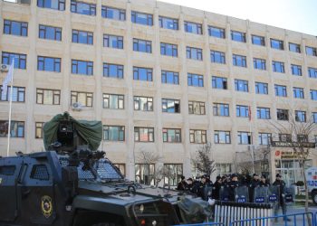 Genel-İş: Batman kayyımı 30 işçiyi ihraç etmek istiyor