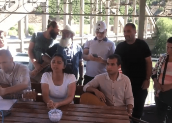 Dersim girişinde Grup Yorum protestosu